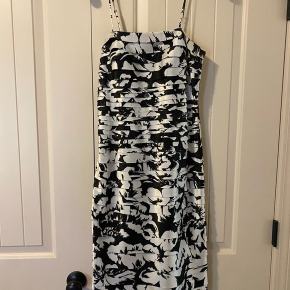 White House Black Market Dresses & Skirts - WHBM white and black dress